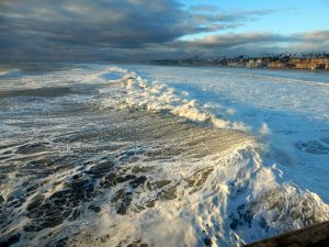 Winter storm waves off Oceanside Pier